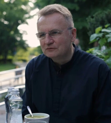 Мер Львова зізнався, скільки заробляє та куди витрачає зарплату