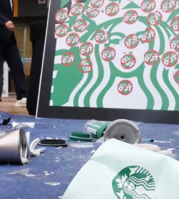 Після невдалої маркетингової кампанії. У Південній Кореї Starbucks тимчасово закриє всі заклади, щоб провести урок історії для персоналу