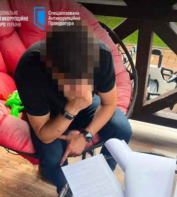 Співробітника СБУ підозрюють у вимаганні $150 тисяч за закриття справи та повернення вилучених грошей