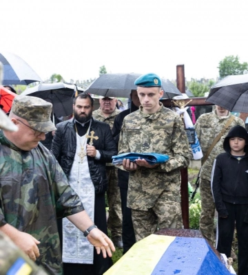 Без сина залишилася мама, а без старшого брата — двоє братів: на Волині поховали 25-річного Героя Олексія Семеновича