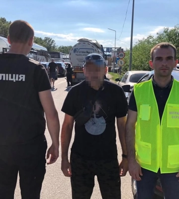 Двоє іноземців незаконно жили у Черкасах, хоча їм призначили штраф і дали шанс самостійно покинути країну