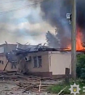 Окупанти 11 разів обстріляли Донеччину: пошкоджено 11 об’єктів, серед яких амбулаторія та гуртожиток. ФОТОрепортаж