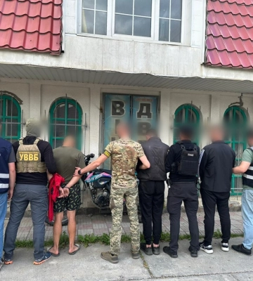 Двоє молодиків із Закарпаття організували «бізнес» на переправленні осіб призовного віку