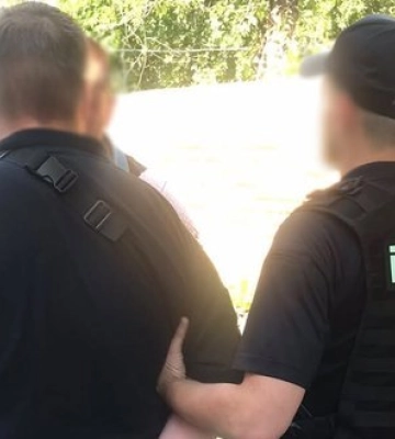 Псевдополковник за $30 тисяч обіцяв вплинути на рішення ТЦК. Його затримали, - Нацполіція. ФОТОрепортаж