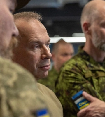 Головнокомандувач Сил оборони Естонії разом з Сирським відвідав частини, які воюють на південному сході України