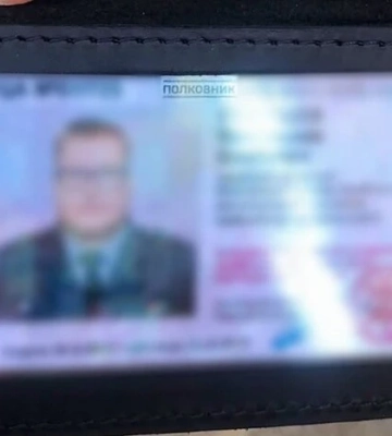 Зняття з обліку за $30 тис.: у столиці затримано юриста з фейковим посвідченням полковника