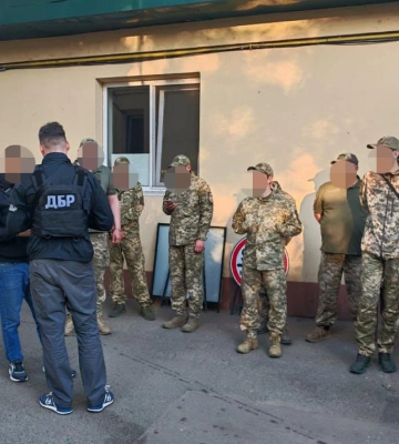 История с "тапочками в зубах" имеет продолжение: ГБР рассказало о схеме в ТЦК, где избивали и запугивали мужчин