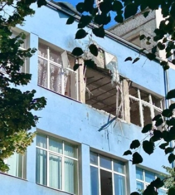 У Глухові через удари російських дронів пошкоджені міськрада та заклад освіти
