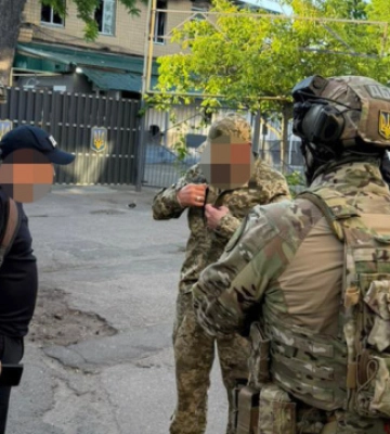ДБР викрило схему незаконної мобілізації та побиття в РТЦК на Одещині: затримано 9 осіб. ФОТОрепортаж