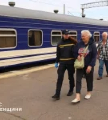 До Рівненщини прибув девʼятий евакуаційний потяг із Донеччини