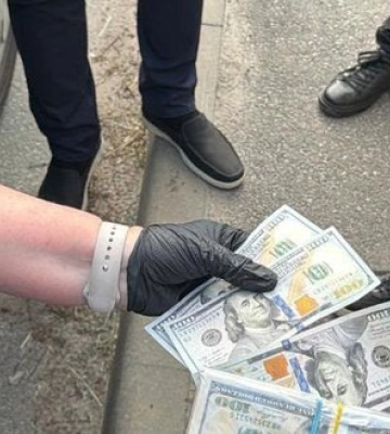 Фиктивное бронирование за $4,5 тыс.: задержаны заместитель председателя и депутат ОТГ в Киевской области. ФОТОрепортаж