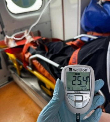 Лічені хвилини врятували життя: на Закарпатті медики екстрено госпіталізували жінку з критично високим рівнем цукру