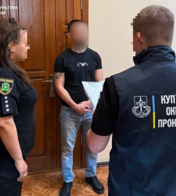 На Харківщині викрито колишнього юрисконсульта, який вирішив заробити на проблемах військовослужбовця