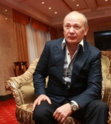 Суд заочно арештував екснардепа Іванющенка
