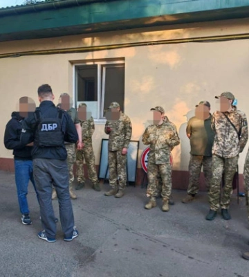 «Избивали, запугивали». В одном из РТЦК Одесской области мужчин незаконно удерживали и пытали — ГБР