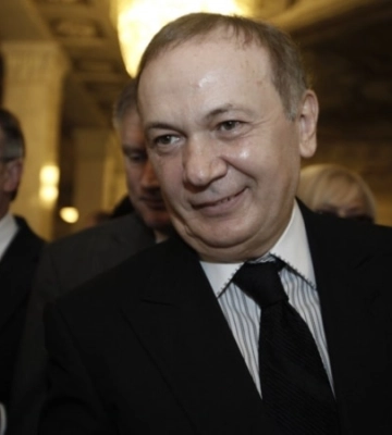 Суд заочно арештував екснардепа Іванющенка