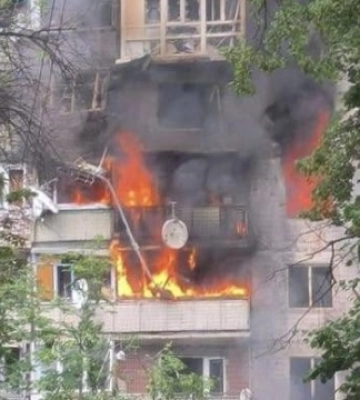 Армія РФ вдарила по багатоповерхівці у Краматорську, троє поранених