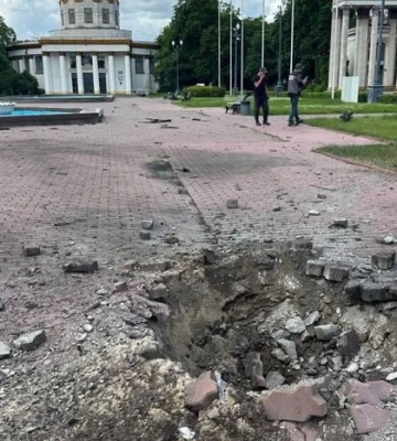 На ВДНХ продемонстрировали повреждения, оставшиеся после российского удара по Киеву
