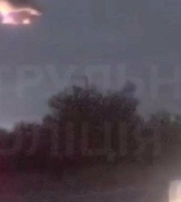 У Львові 23-річний водій на ВАЗі збив дорожній знак і заперечував, що був за кермом