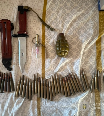 Збував револьвери через інтернет і відправляв поштою: на Волині викрили 38-річного торговця зброєю
