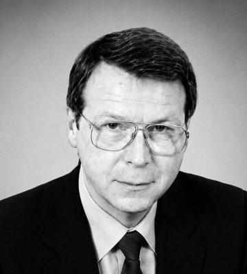 Умер нардеп, который готовил проект Конституции Украины