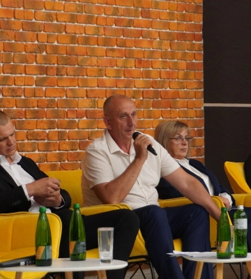 Громади у нерівних умовах: у Луцьку обговорили проблеми реформи старост