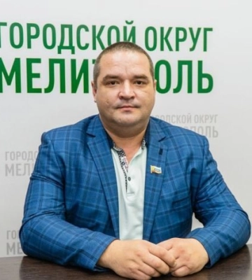 Пиар на ветеранах и контроль над интернетом: в Мелитополе появился еще один «депутат» путинской партии