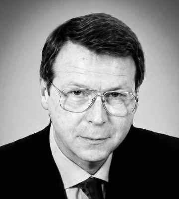 Помер народний депутат трьох скликань та ексвіцепрем’єр-міністр України Сергій Осика