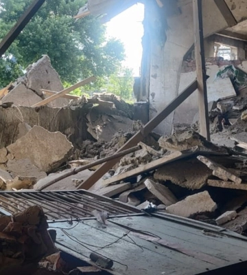 Оккупанты попали по конно-спортивной школе в Сумской области: погибли животные