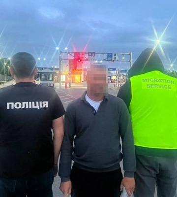 Жителя Кіровоградщини з громадянством Молдови видворили з України