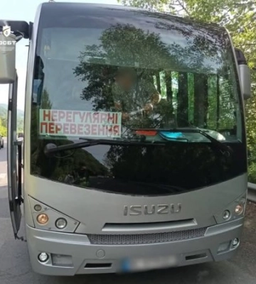 Поїздка на 17 000 гривень: На трасі «Київ – Чоп» жорстко покарали нелегального перевізника (ФОТО)