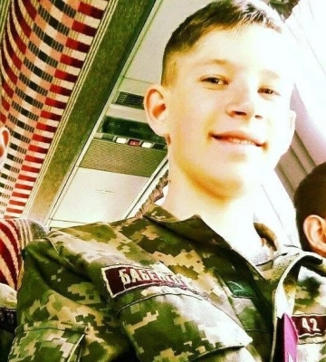 Єдиний син у батьків і досвідчений льотчик-випробовувач: ким були пілоти, які загинули в авіакатастрофі на Хмельниччині