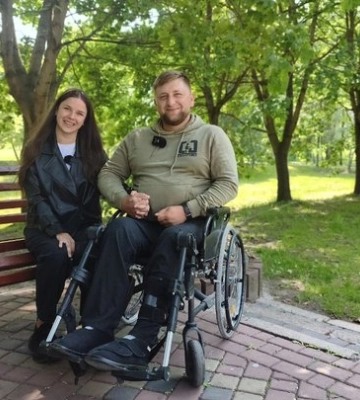 Вона чекала його з війни, а потім боролася за нього в лікарнях: історія сім'ї з Волині