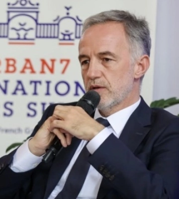 Мер Парижа планує відвідати Київ