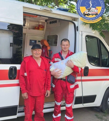 Одеські медики успішно прийняли пологи у каретах швидкої допомоги 