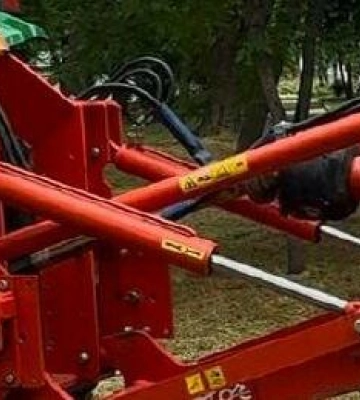 Одеса оновлює зелені зони: комунальники встановили рекорд із корчування пнів