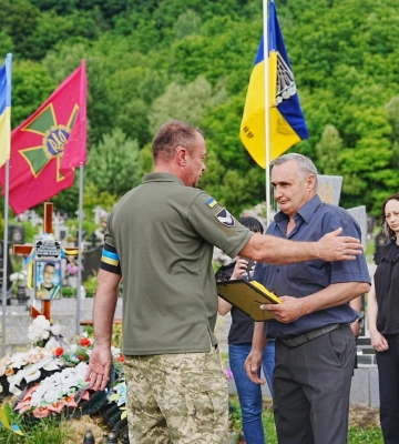 У Перечині попрощалися із полеглим солдатом Іваном Ценкнером