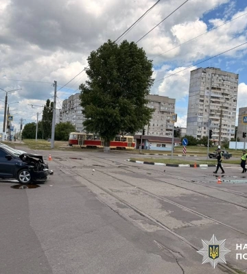 У Харкові карета швидкої зіткнулась з автомобілем: є постраждалі