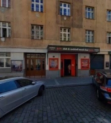 Трагічна ніч у Празі: біля нічного клубу смертельно поранили молодого закарпатця
