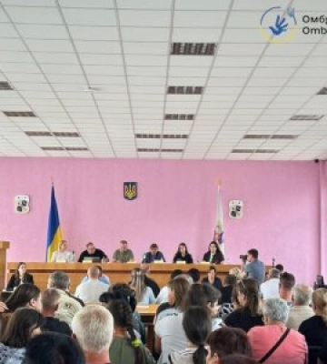 Складна розмова за зачиненими дверима: у місті Виноградів пройшла зустріч із родинами зниклих безвісти та полонених бійців