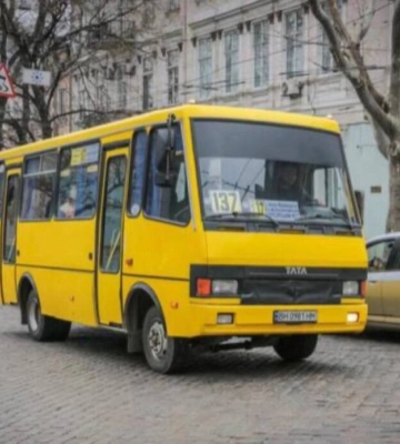 Маршрутки знову вдарять по гаманцях: в Одесі підвищують ціну на проїзд, - ВІДЕО