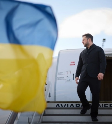 Зеленський прибув до Парижа – радник президента