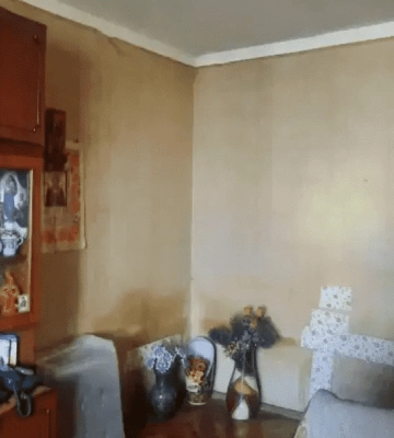Продали житло за борги та вибили двері: у Києві дідусь потрапив до лікарні після того, як ріелтор викупив його квартиру за безцінь
