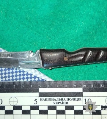 У Кривому Розі чоловіка вдарили ножем під час сварки - підозрюваного затримано