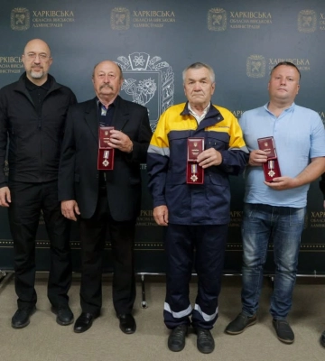 Газовщики, оказавшиеся под обстрелами РФ, получили ордена «За мужество»