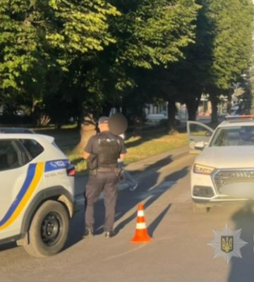 Повідомили про стан матері і дитини, яких у Луцьку на переході збило авто