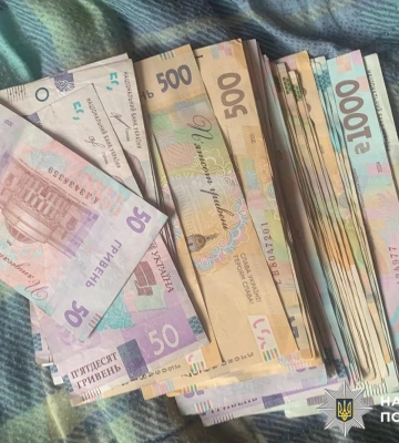 У Сарнах судитимуть чоловіка, який привласнив забуту на лавці сумку з понад 40 тисячами гривень