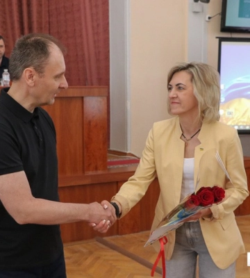 Директорку ліцею «Арт Плюс» у Кропивницькому відзначили за підготовку призерів всеукраїнського проєкту НОК України (ФОТО)