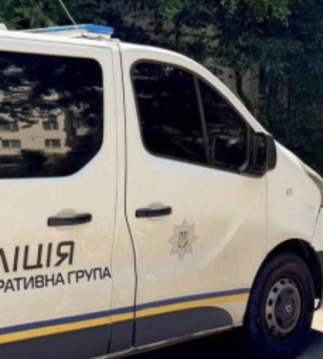 У Київському районі Одеси з вікна багатоповерхівки випала неповнолітня дівчина