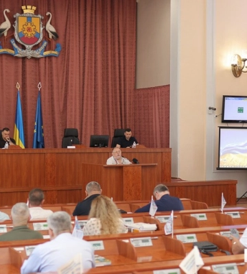 У кафе, магазинах та на концертах: у Кропивницькому запровадили мораторій на російськомовний контент